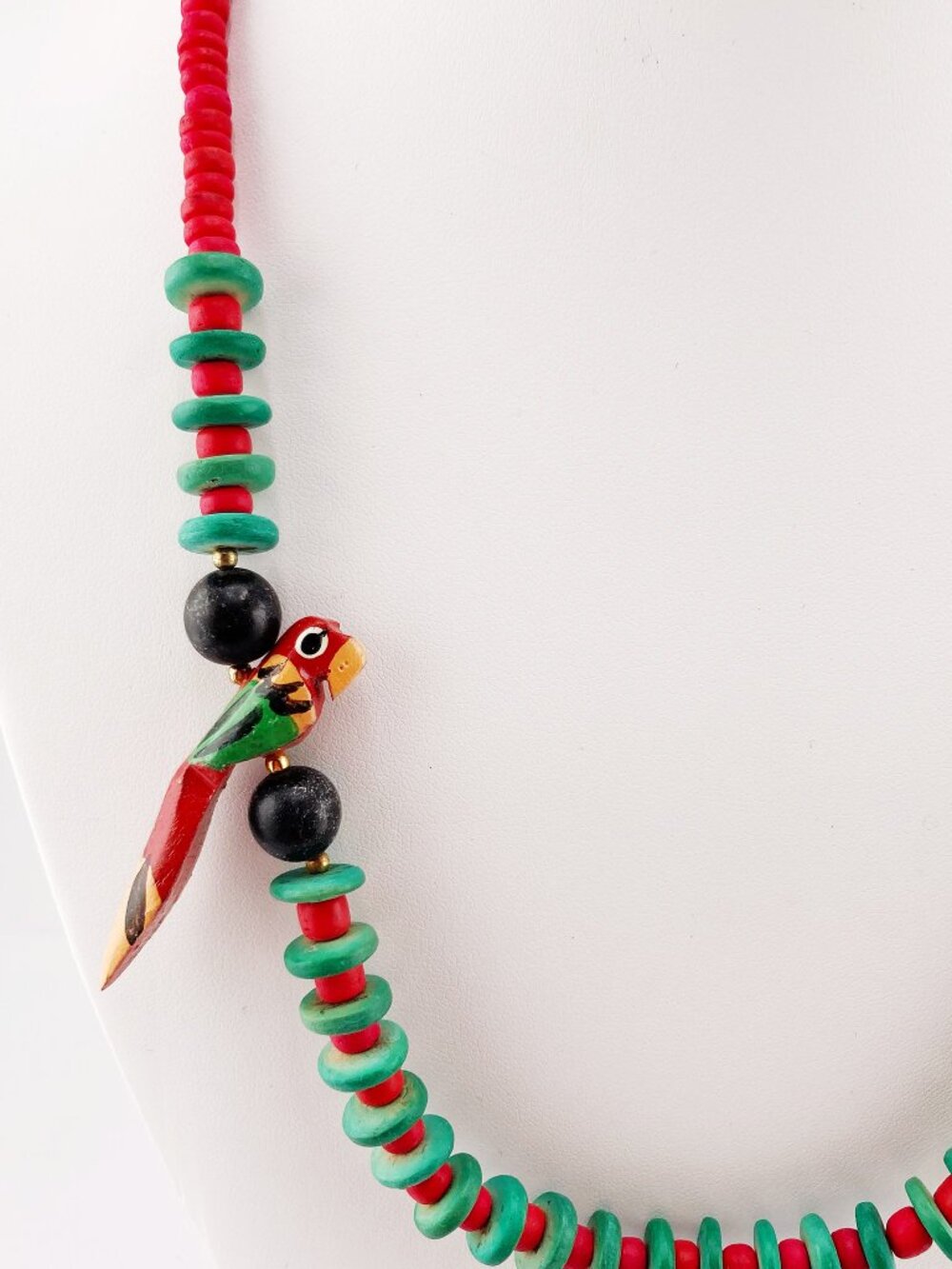 VINTAGE Red and green wooden parrot beaded necklace w/ handpainted beads jewelry - Picture 3 of 8